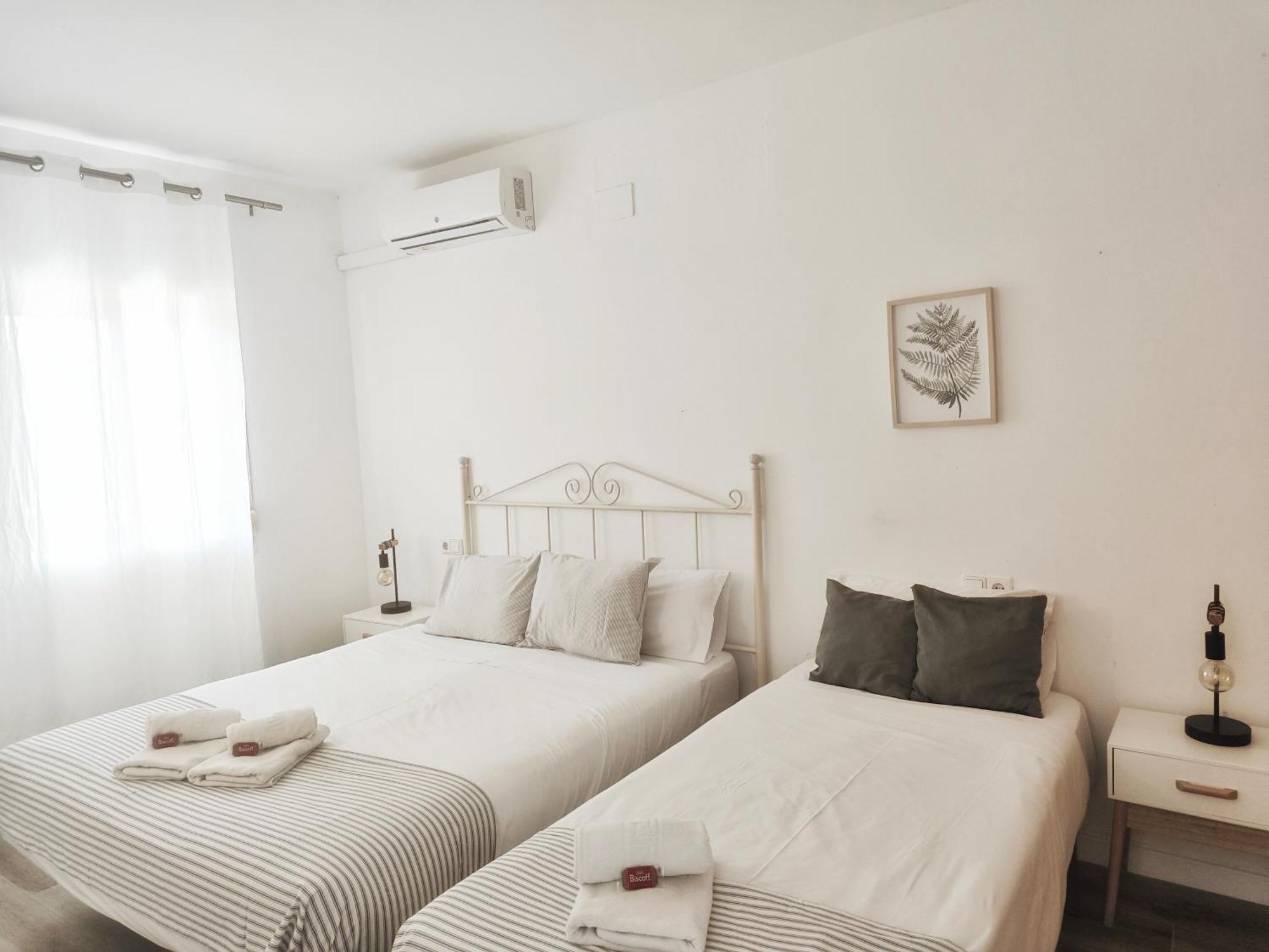Casa Oasis Benalbeach Бенальмадена Номер фото